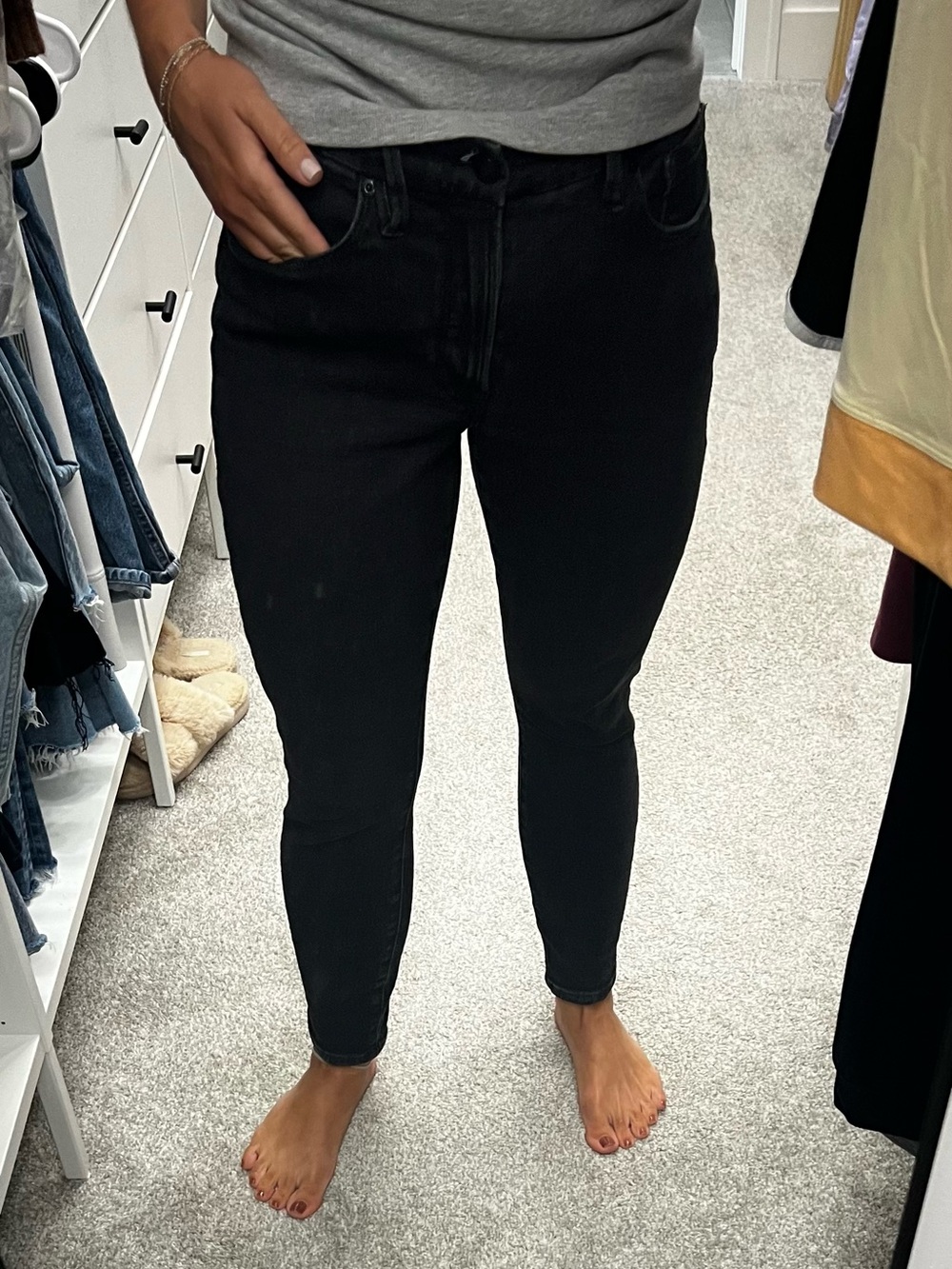 Good American Black High-Rise Skinny Jeans Size 6/28 Petite